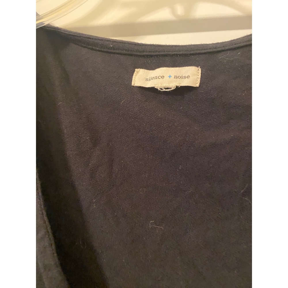 Silence + Noise Black Knot Front V-Neck Cutout Crop Top Urban Outfitters - Picture 3 of 3